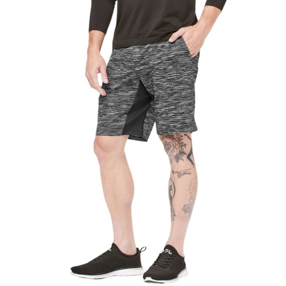 Lululemon T.H.E. Short 9" *Nulux Liner
All Court Texture White Black